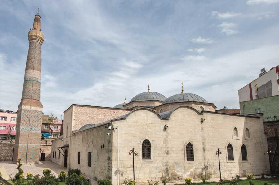 Siirtin Gizli Cennetleri: Doğanın⁣ Kollarında Bir⁢ Kaşif Olun