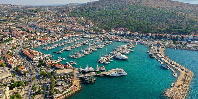 Doğanın Derinliklerine Yolculuk: Çeşmenin Eşsiz Plajları ve Koyları