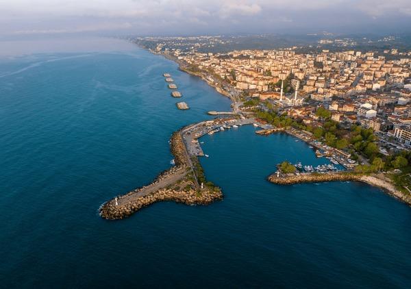 Akçakocanın​ Doğal Güzellikleri: Saklı Plajlar ve Gizli ⁤Göller