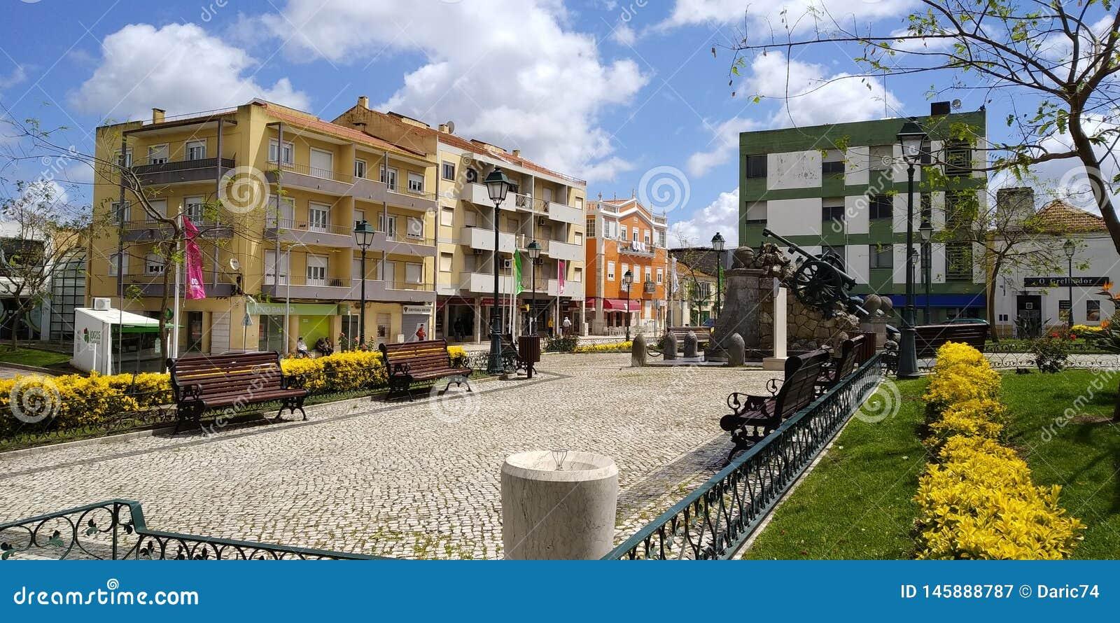 Loures’ta Keşfedilecek 10 Etkileyici Yer: Gezi Rehberi