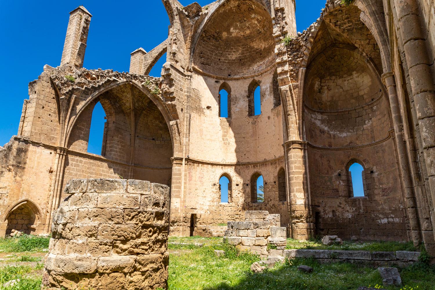 Minsk’teki Aziz Simon ve Helena Kilisesi’nin Büyüsü