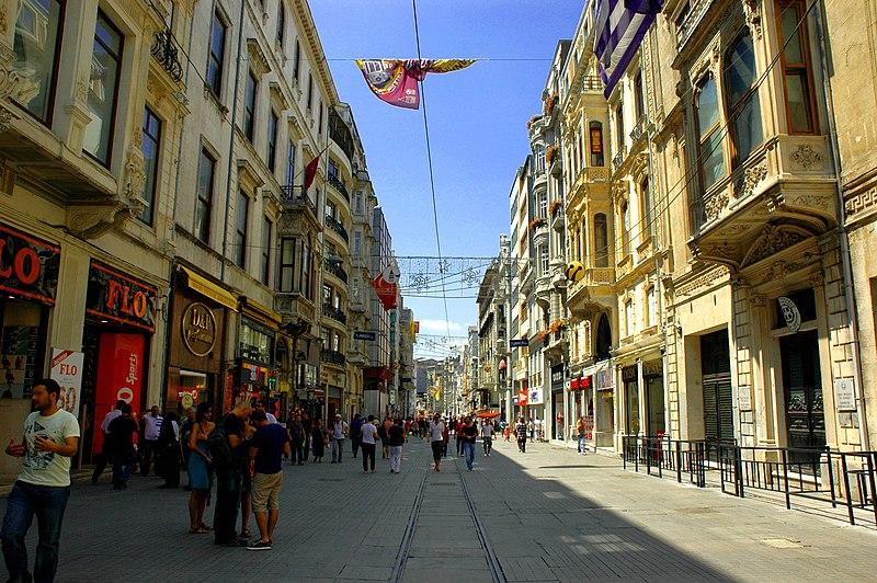 İstiklal caddesi’nde gezilecek gözde duraklar keşfedin