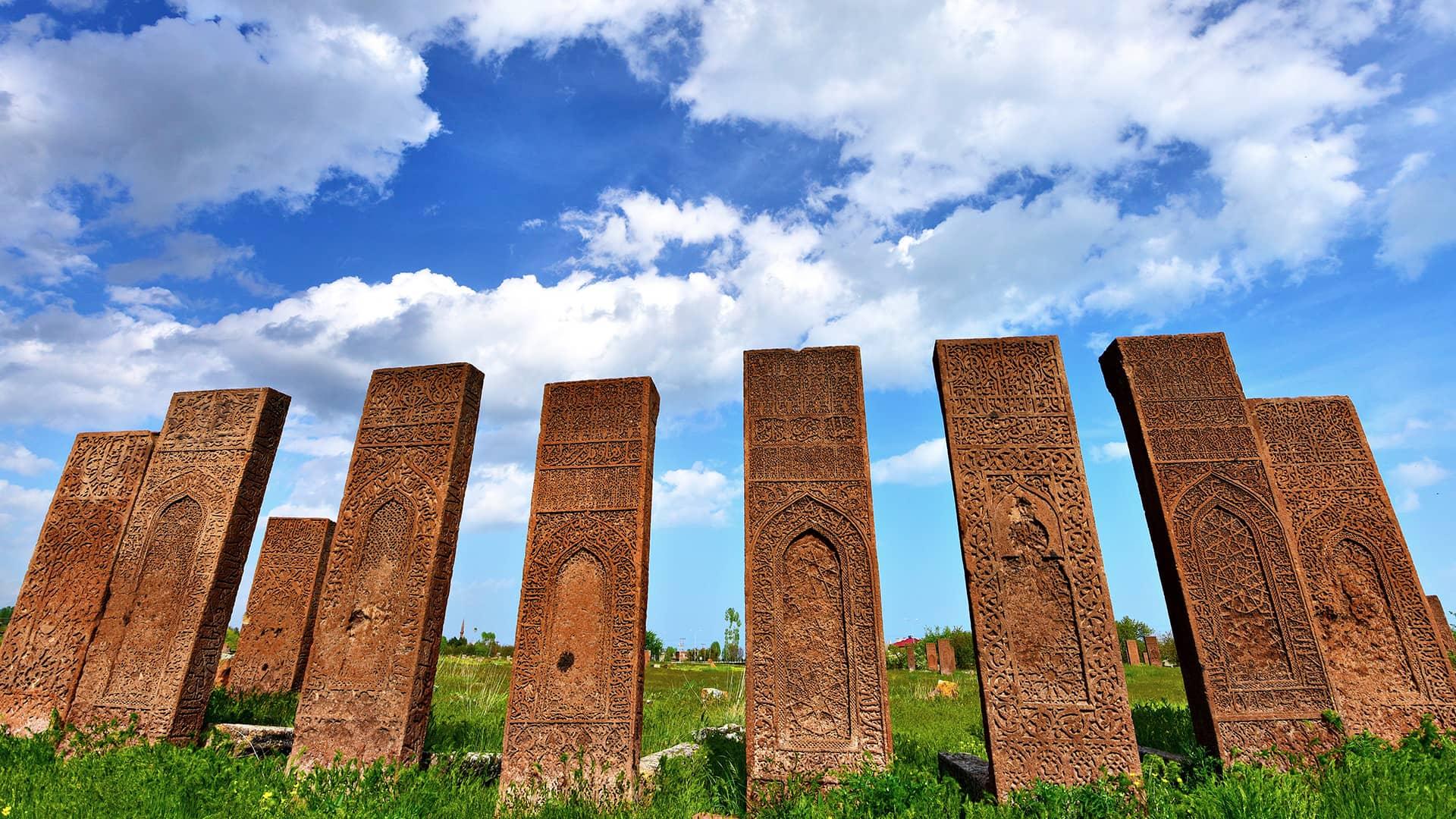 Ahlat’ta keşfedilecek yerler: Tarih ve doğa buluşması