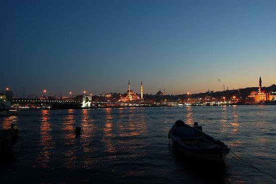 İstanbul Akşamında Keyifli Anlar: Nefis Mekanlar ve Taze Lezzetler