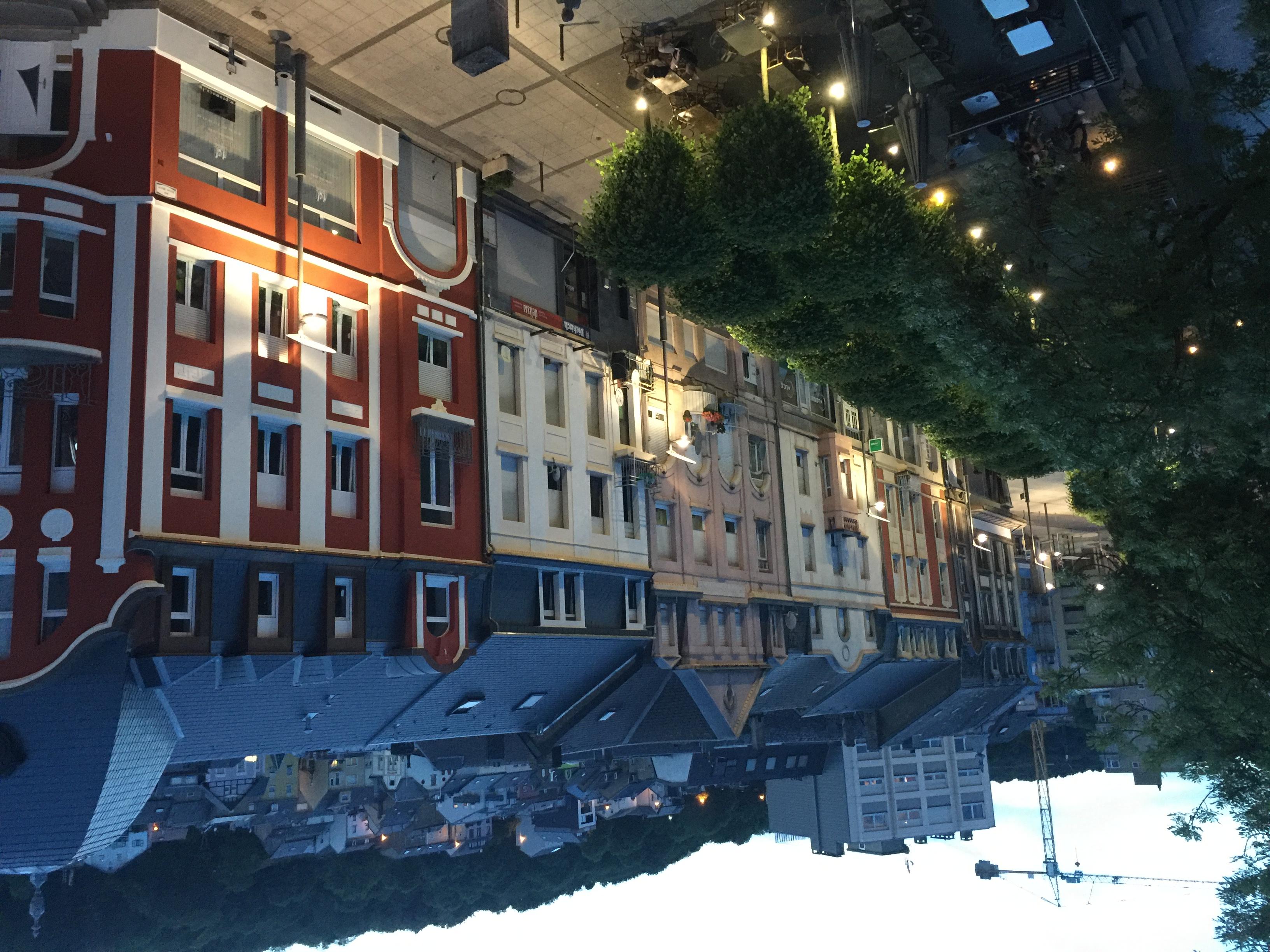 Differdangedeki⁣ Op der Gare Parkı: Doğanın İçinde Uzun Bir Yürüyüş İmkanı