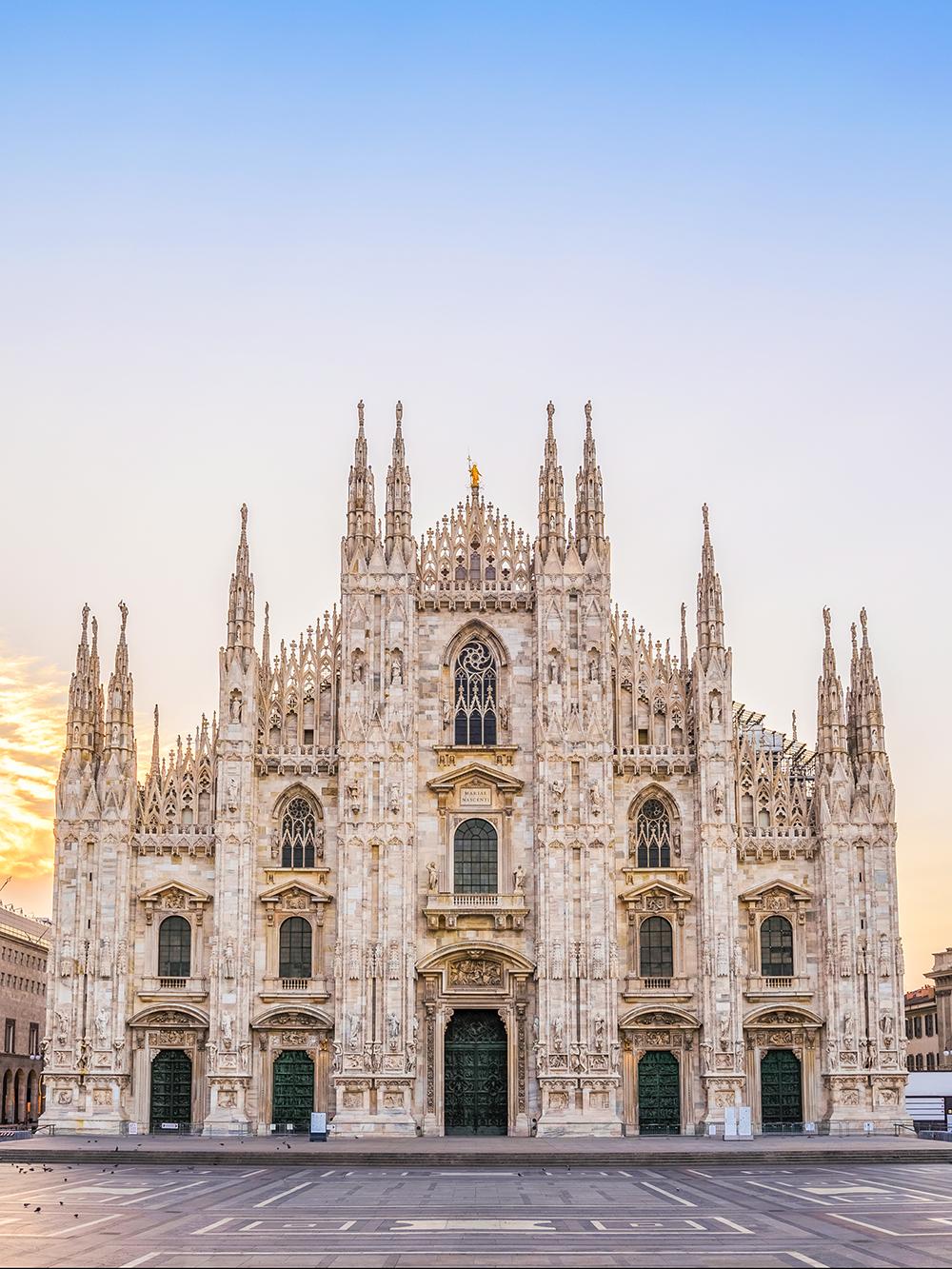 Milanonun Kalbinde İhtişam: Duomo​ di Milano’nun Tarihsel ve Mimari Detayları
