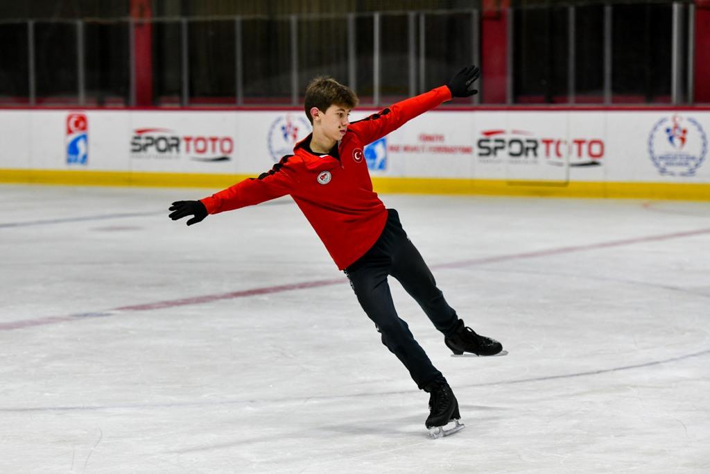 Batumdaki⁣ Buz Pateni Sahası: ⁣Sıradışı‍ Özellikler ve‌ Deneyim Fırsatları