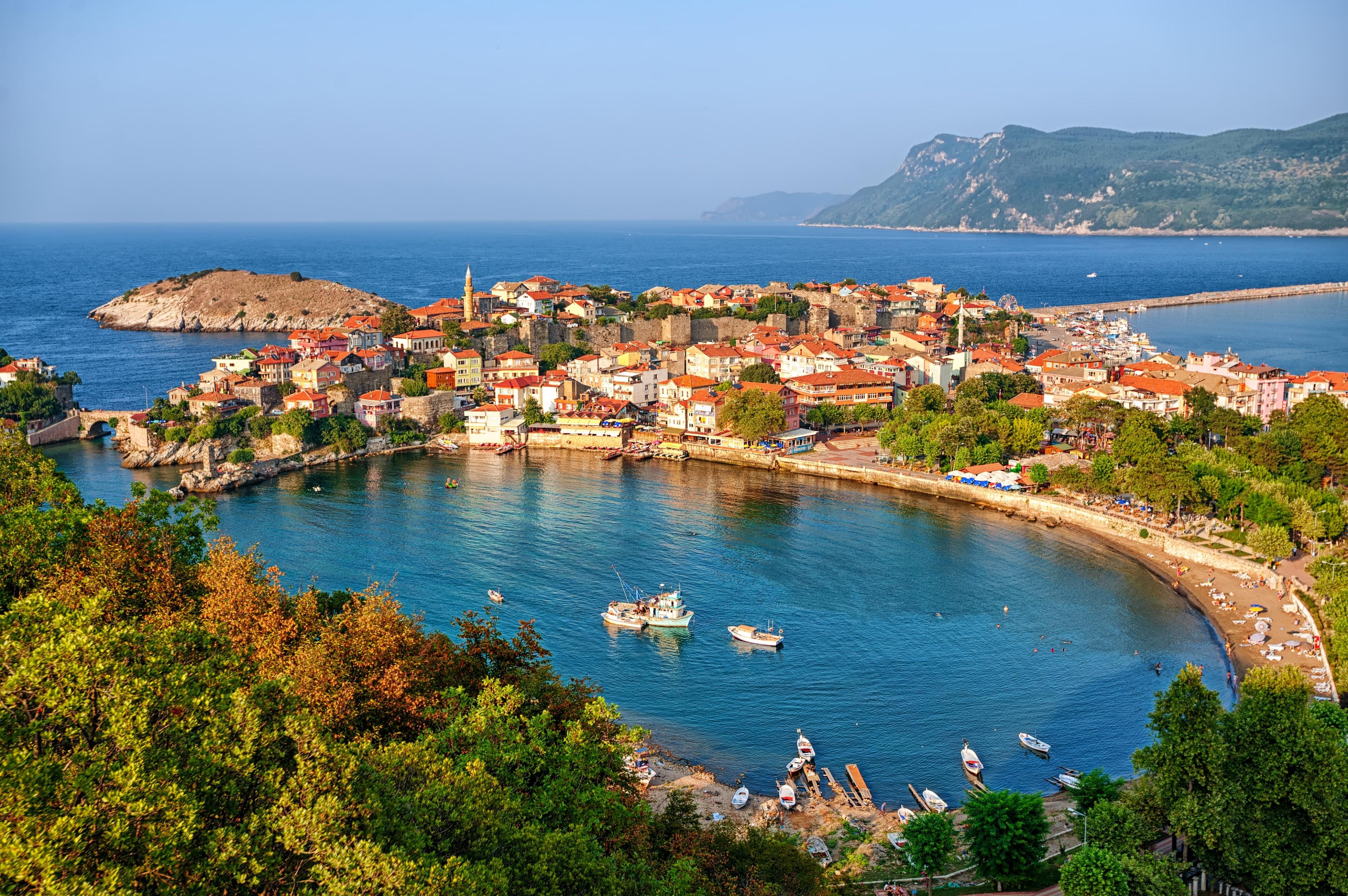 Amasranın‍ Doğal Güzellikleri ve Tarihi​ Mekanlarıyla Tanışın