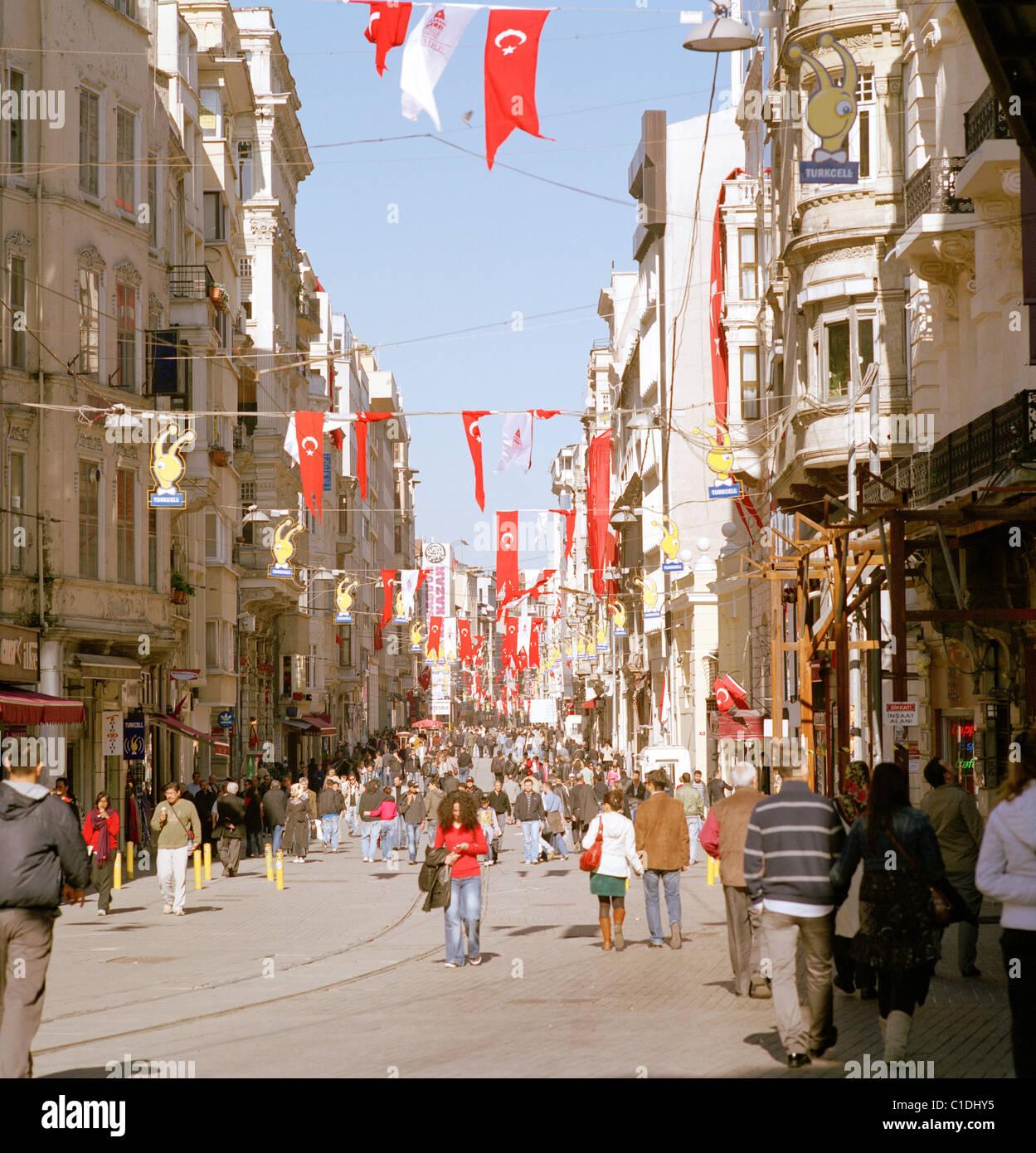 İstiklal ‌Caddesinin⁤ Tarihi Güzellikleri‍ ve Kültürel​ Zenginlikleri