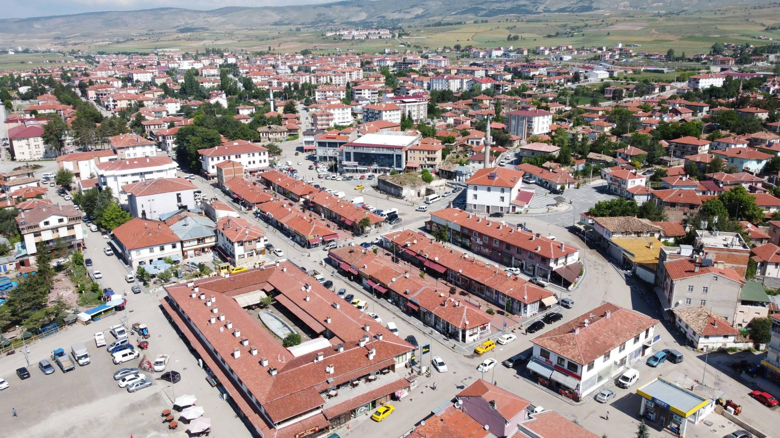 Çerkeşin‌ Doğal Güzellikleri ile Sıradışı Keşifler Yapın