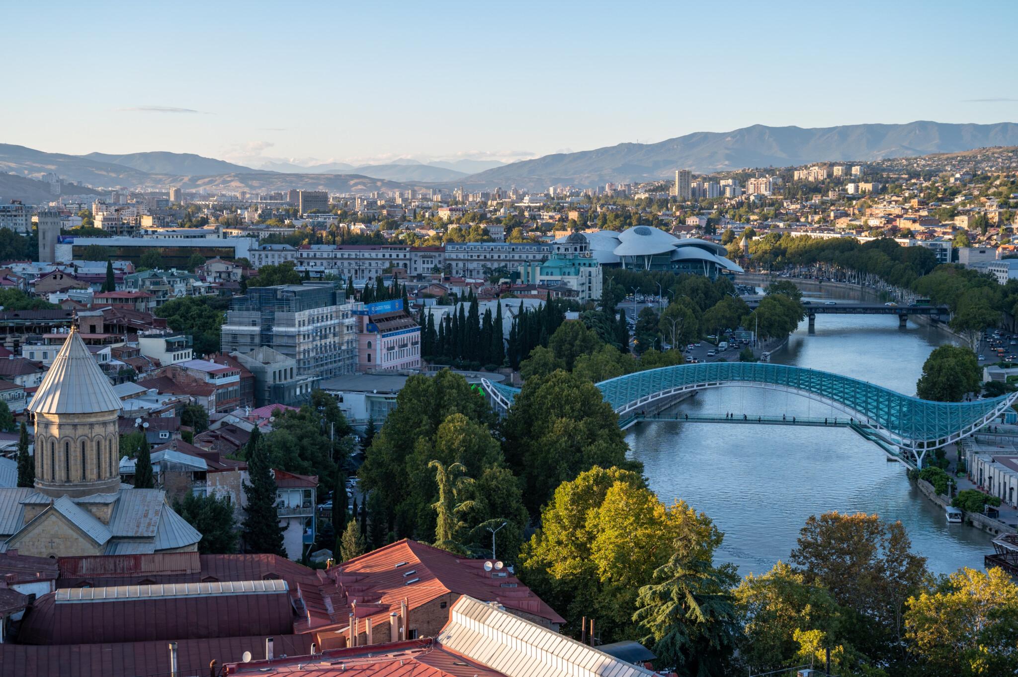 Tiflisin Metekhi Kilisesinin Tarihsel Derinlikleri ve ‍Mimari Özellikleri