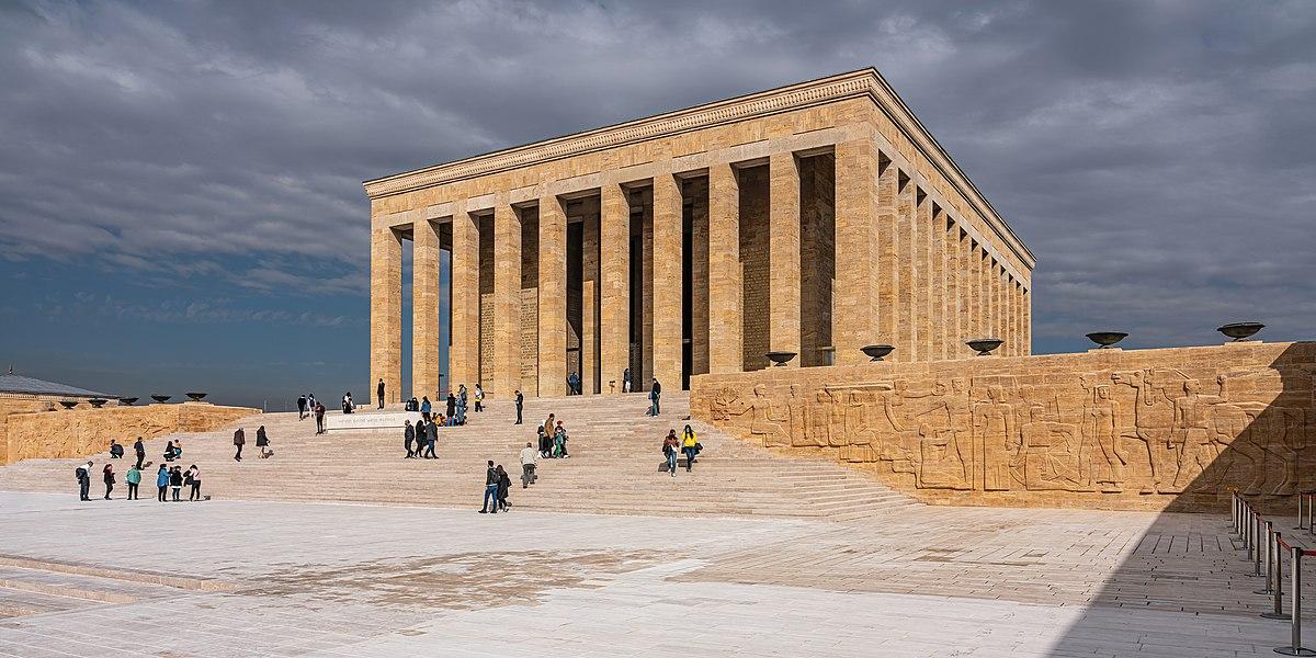 Göz Alıcı ⁣Anıtkabir: Tarihi ve Mimari Detayların Derinliklerinde Yolculuk